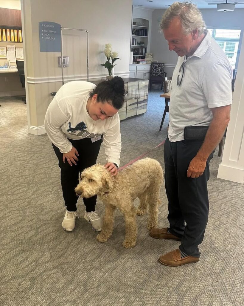 Transitioning into Senior Living: How Lakeshore Woods Helps Your Loved One Adjust Smoothly